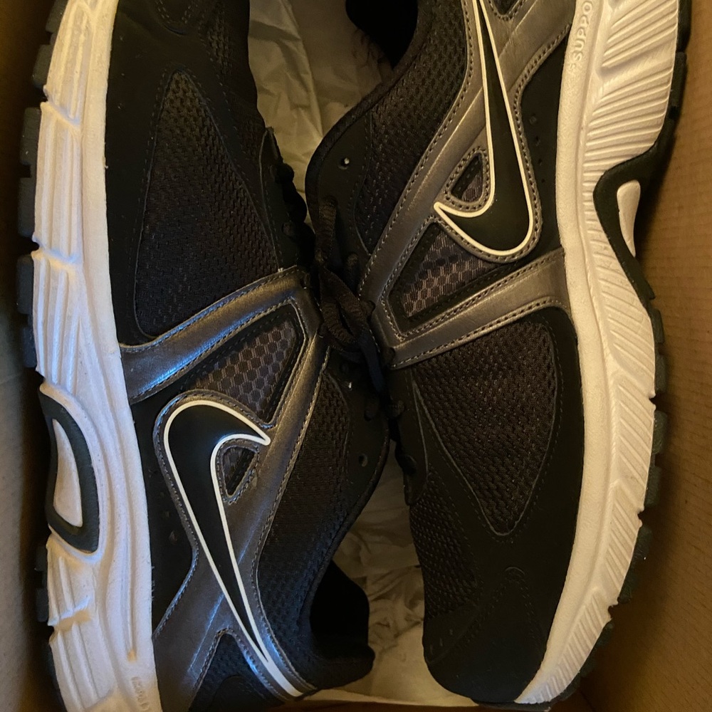 Nike running shoes men